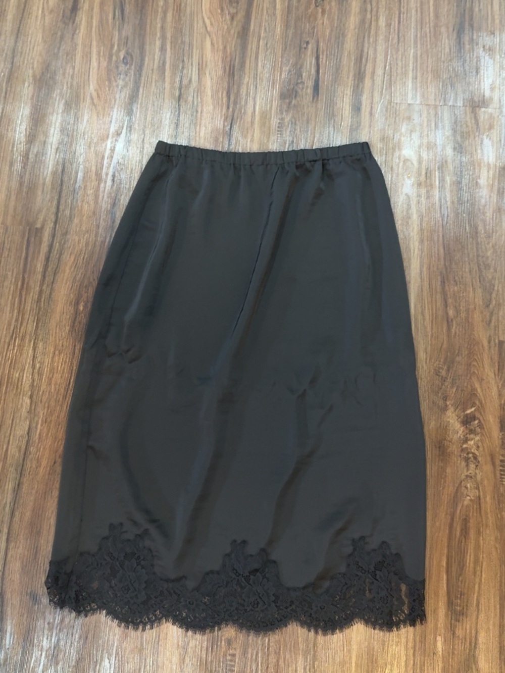 BARELY USED Old Navy High-Waisted Black Mini Skirt Featuring Eyelash Lace Trim